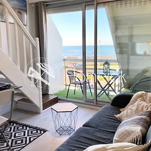 https://joli-appartement-cocooning-vue-mer-180.inbrittany.com